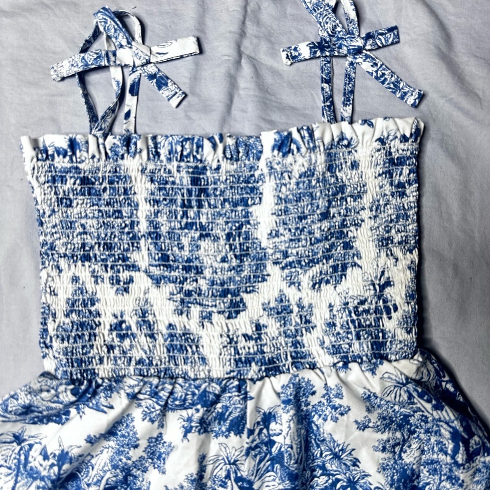 SHEIN Blue and White Kids Printed Romper - Picture 3 of 9